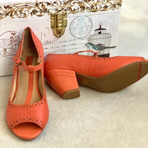 Miz Mooz Shoes - Miz Mooz Phoebe Leather Dress Pump, 7.5